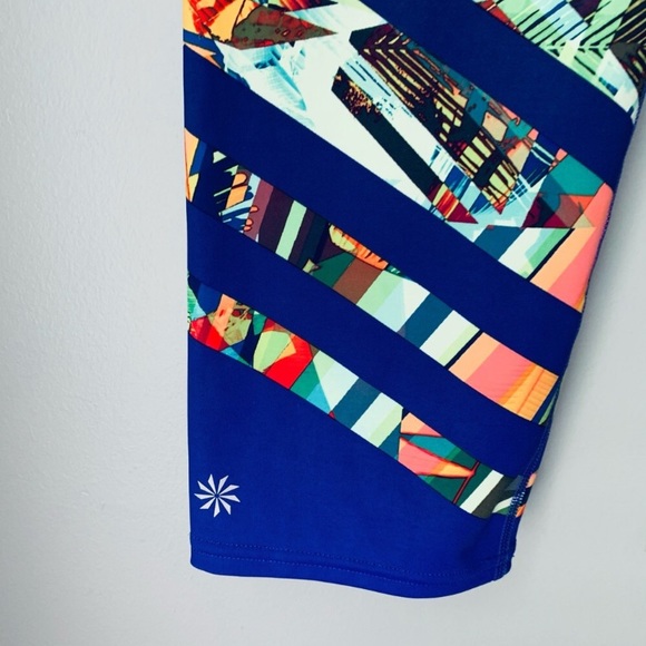 ATHLETA Blue Orange Sonar Kaleidoscope Colorful Chevron Cropped Leggings Sz L - Picture 5 of 11